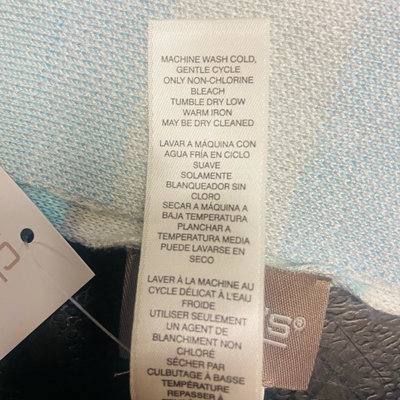 Chico’s Scarf NWT - Picture 7 of 8